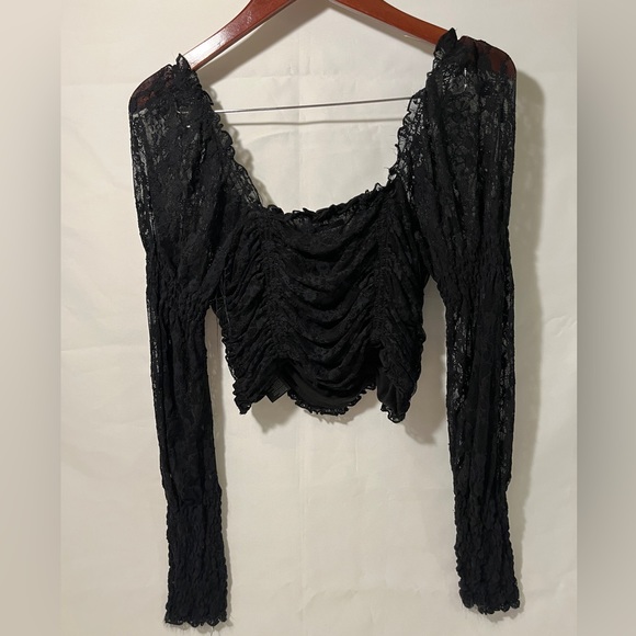 UO Black lace long sleeve cropped blouse - Picture 2 of 3